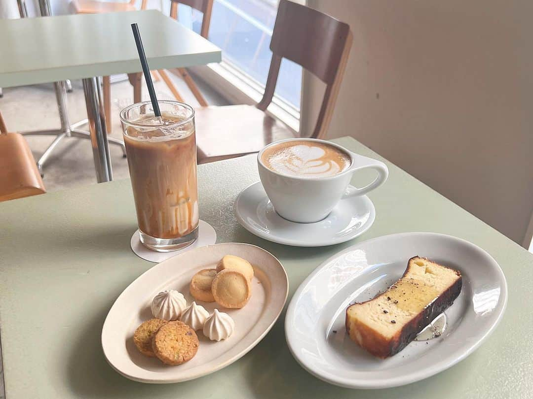 川瀬莉子のインスタグラム：「. チーズケーキに胡椒かかってるの初！美味しい🥺🧡 　 　 　 #cafe#cafestagram#cheesecake#カフェ活#目黒カフェ#バスクチーズケーキ」