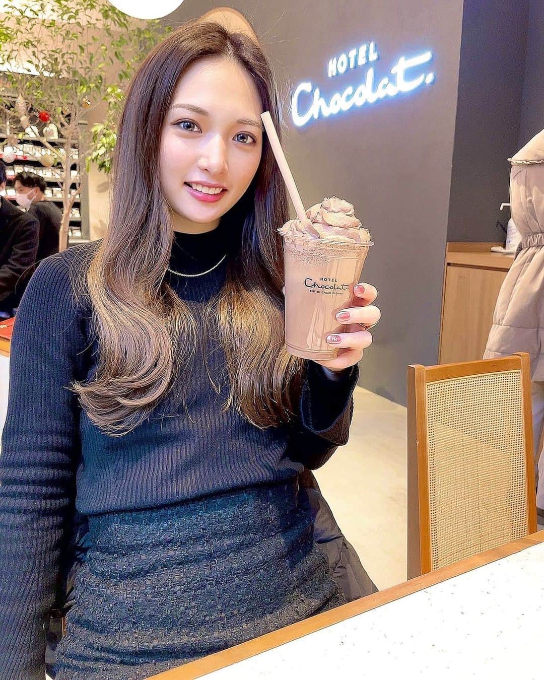 maiのインスタグラム：「🍫🍹」