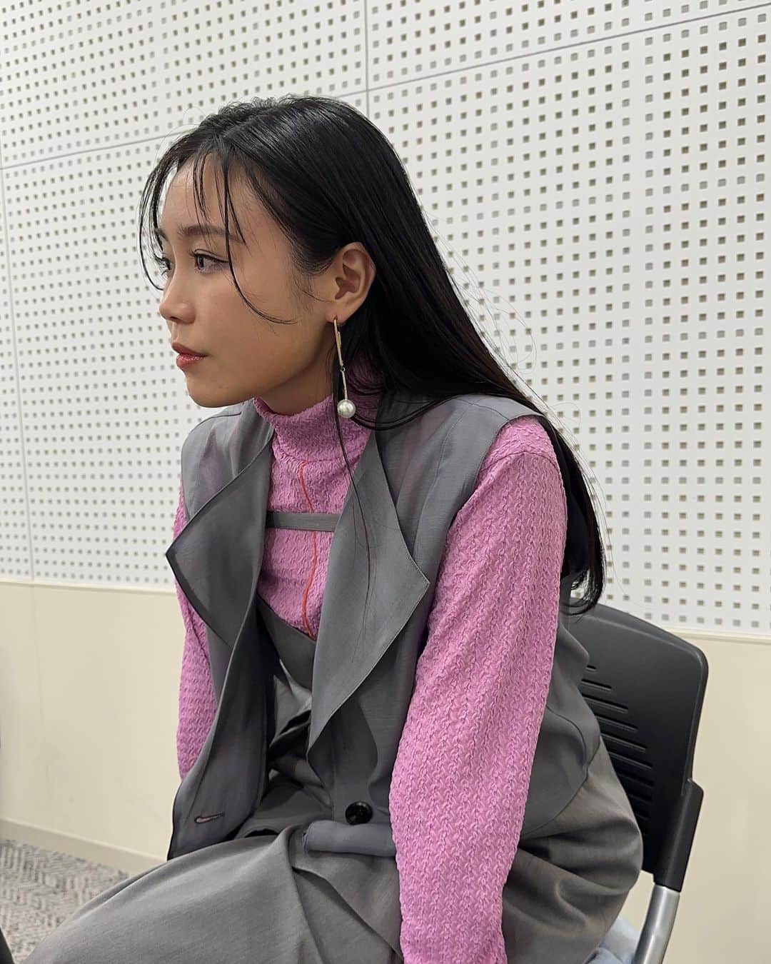 鷲尾伶菜のインスタグラム：「最近の衣装 @tammyyy_stylist さんstyling🖤」