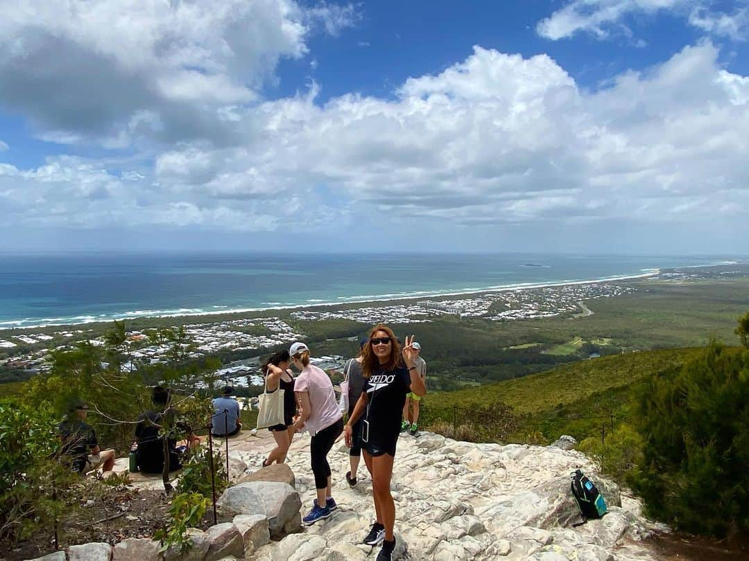 増田葵のインスタグラム：「. 何十年ぶりかの登山でした⛰️🥵ﾍﾛﾍﾛ」