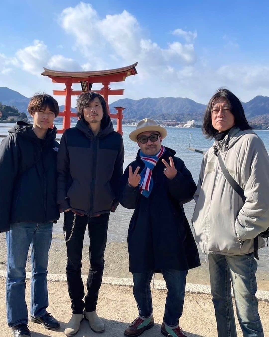 松本素生さんのインスタグラム写真 - (松本素生Instagram)「本日、広島でアニキとヤングとロックンロール致します！  リハもバッキリキマッりました！ 相当楽しい日になる予感‼️ 広島クラブクアトロで待ってる⚡️」12月20日 16時07分 - sou_matsumoto