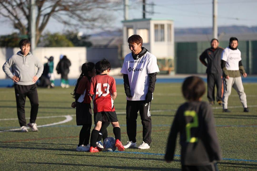 倉田秋さんのインスタグラム写真 - (倉田秋Instagram)「12月18日に倉田秋カップを開催しました！ 大会に支援していただいた皆様、携わっていただいた皆様、そして参加してくれた選手達のおかげで最高の大会になりました😊 選手達は一生懸命にサッカーを楽しんでやってくれてパワーをもらったし嬉しかったです！これからも続けていきたいです！ #倉田秋カップ #サッカー #一森純 #未来のスター達 #初監督 #笑顔 #チャレンジ #選手達の記憶に」12月20日 17時40分 - shukurata10