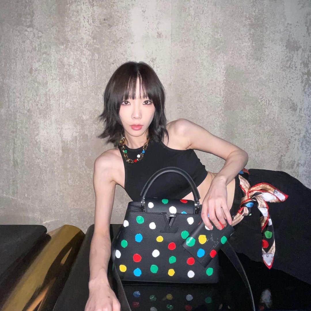 テヨン のインスタグラム：「✨@louisvuitton #LVxYayoiKusama #광고」