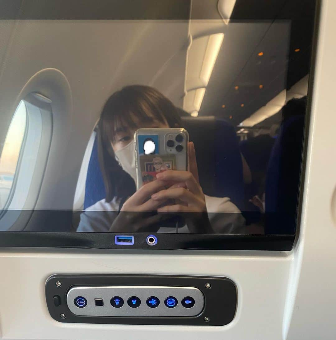 尾碕真花さんのインスタグラム写真 - (尾碕真花Instagram)「. . . ✈️✈️✈️ . #今日じゃないよ」12月20日 19時43分 - ichika_osaki_official