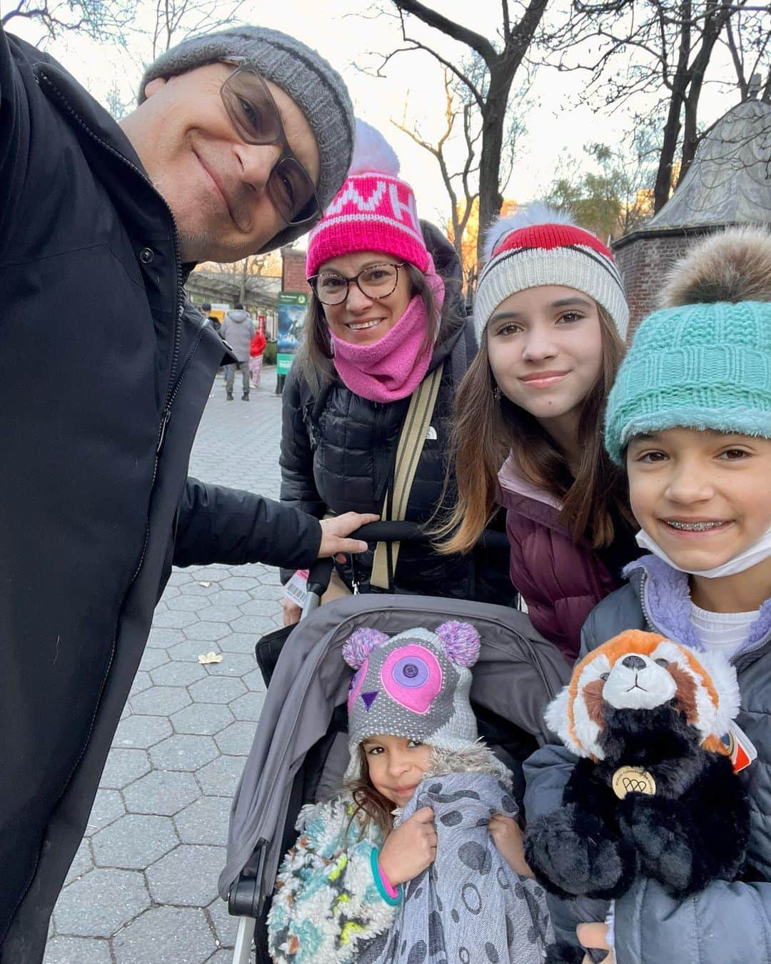 チャド・ロウのインスタグラム：「No trip to NYC is complete without a trip to the @centralparkzoo!」