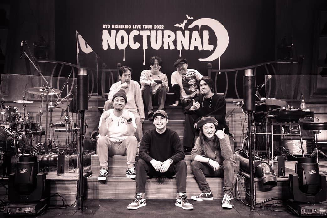 錦戸亮さんのインスタグラム写真 - (錦戸亮Instagram)「2022年冬に行っていたツアー”NOCTURNAL”本日仙台で無事に終了いたしました。素敵なバンドメンバーとのリハ後、本番前です。 足を運んでくださった皆様ありがとうございました！ まだ見た事ない人次回はぜひ怖いもの見たさでもなんでもいいんできてください！ 良いお年を！」12月20日 22時06分 - ryonishikido_official