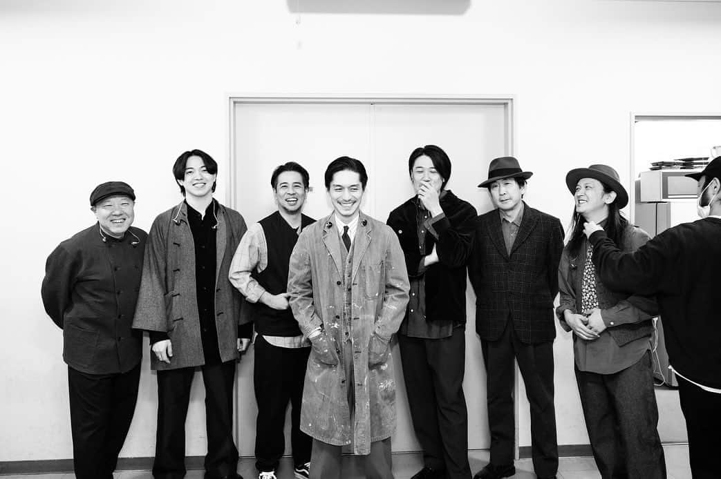 錦戸亮さんのインスタグラム写真 - (錦戸亮Instagram)「2022年冬に行っていたツアー”NOCTURNAL”本日仙台で無事に終了いたしました。素敵なバンドメンバーとのリハ後、本番前です。 足を運んでくださった皆様ありがとうございました！ まだ見た事ない人次回はぜひ怖いもの見たさでもなんでもいいんできてください！ 良いお年を！」12月20日 22時06分 - ryonishikido_official