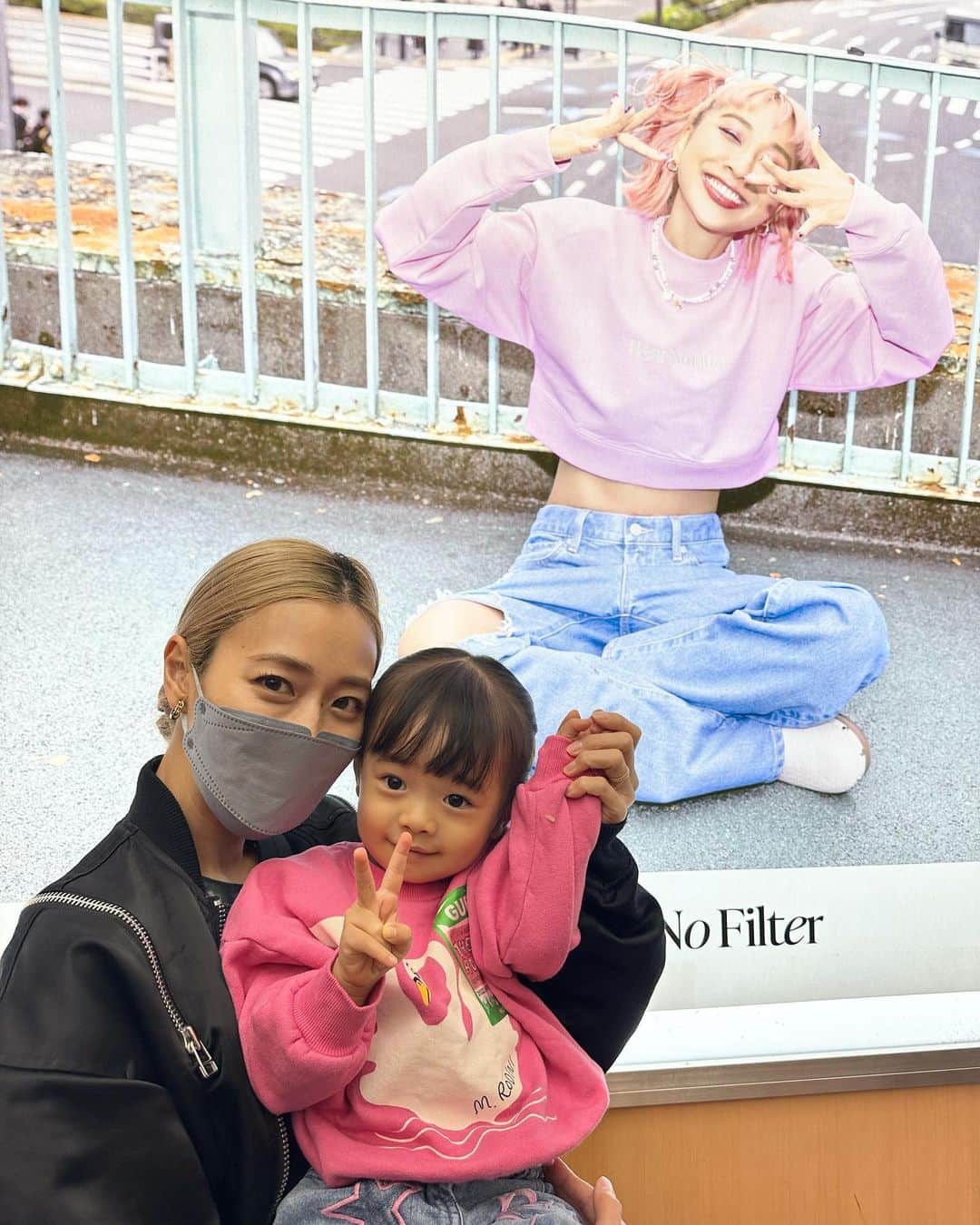 のインスタグラム：「🧡💛テルマちゃんLIVE💛🧡 15周年&武道館本当に本当におめでとう🥹🙏🏻💕 マジたまらなく感動して泣いた😭😭😭 凄まじくカッコ良かった💖 イルマは初LIVEがテルマちゃんで幸せだよ💖美声と爆音とライティングにビックリして泣くかと思いきや最後までずっとみれた👍🏻💕 最高の時間をありがとう💗💗💗💗💗💗💗💗」