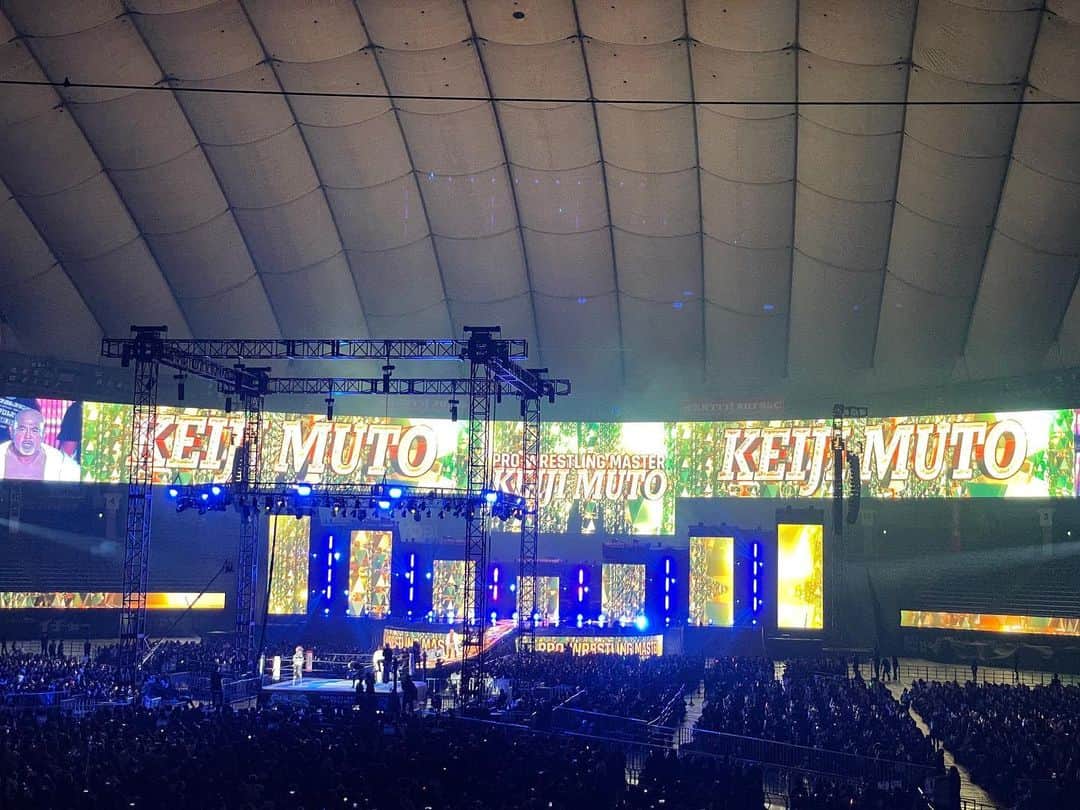 丸山ゴンザレスのインスタグラム：「武藤さんは今でも最高のレスラーだし、猪木さんの闘魂は燃えていた！ ようやく2023年になったね。 それにしても学びの多い1・4でした。ダァ－ッ！ #njpw」