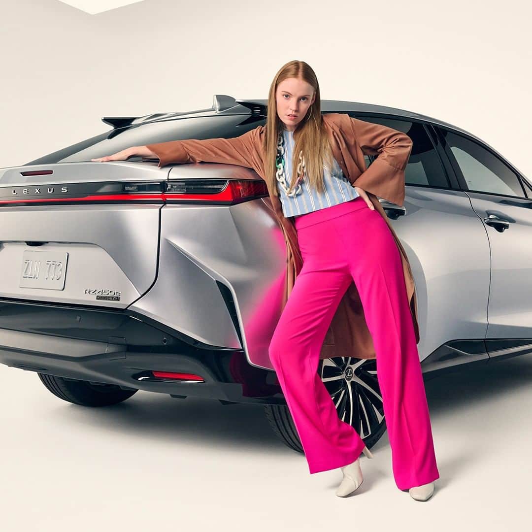 Lexus USAのインスタグラム：「From hybrids, to plug-in hybrids, to our first all-electric RZ. If #LexusElectrified feels different, it’s because it feels like you.」