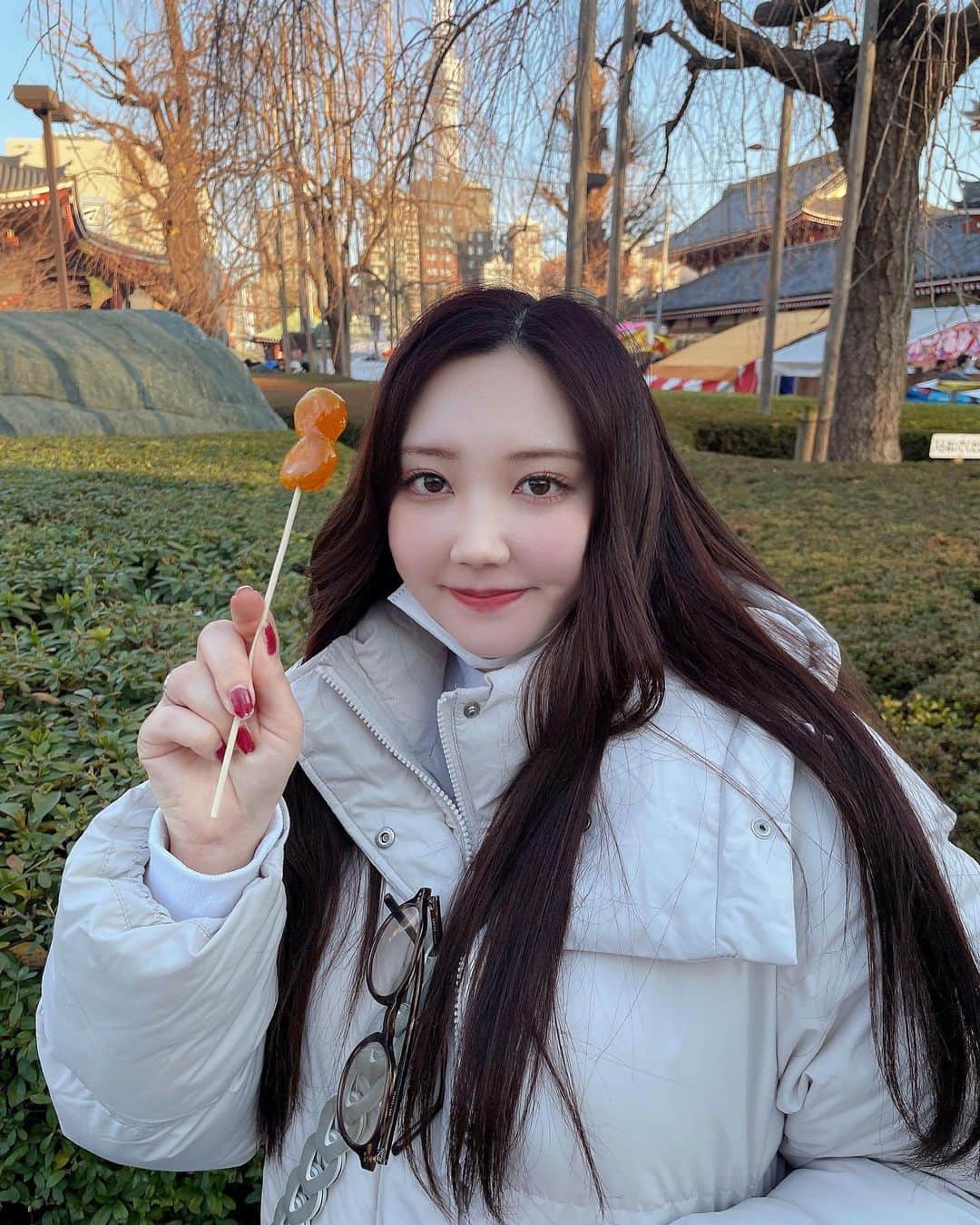 小笠原星のインスタグラム：「明けましたおめでとうございます🐰 元旦は相変わらずこのように過ごしました🫶 いつも年が明ける時に謎の不安に襲われて居ましたが 今回は寧ろ愉快適悦でしたので とっても良い2023年を過ごせそうです🌻 本年もみなさん温かく見守って下さい👶🏻」