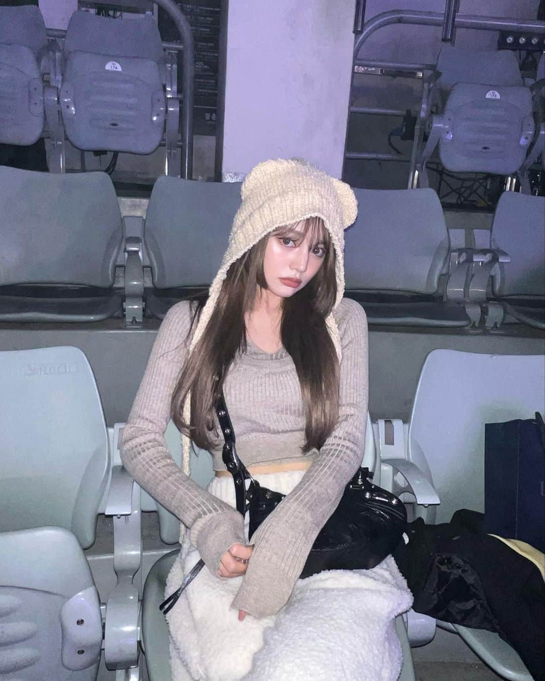 吉木千沙都（ちぃぽぽ）のインスタグラム：「HAPPY NEW YEAR💞✨ 2023年もよろしくお願い致します🫶🏻 🐰じゃなくてなぜか🐻。」