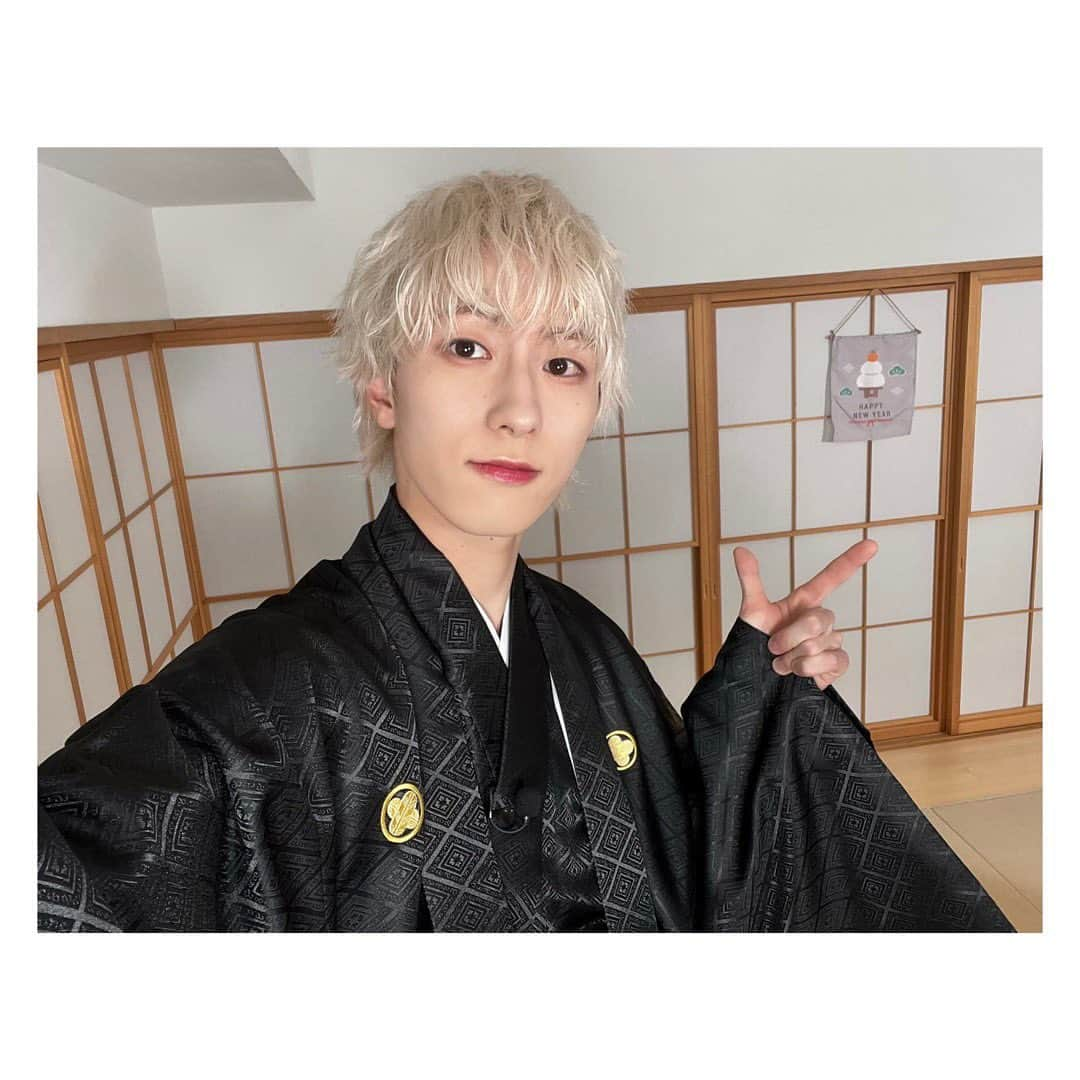 四谷真佑のインスタグラム：「🎍🐰🎍」