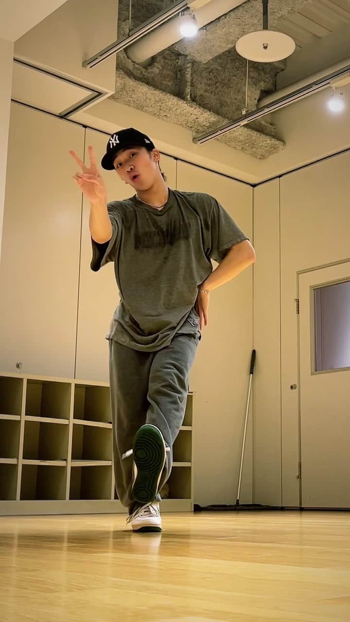 KAYLLYのインスタグラム：「Zodiac songs🔊  🔊Music by @kaylly25 ね、うし、とら、WOAH 🧠choreography by @1chinosuke   #reels #dance #dancer #my #choreography #instagood #kaylly #happynewyear #2023 #zodiac #songs」
