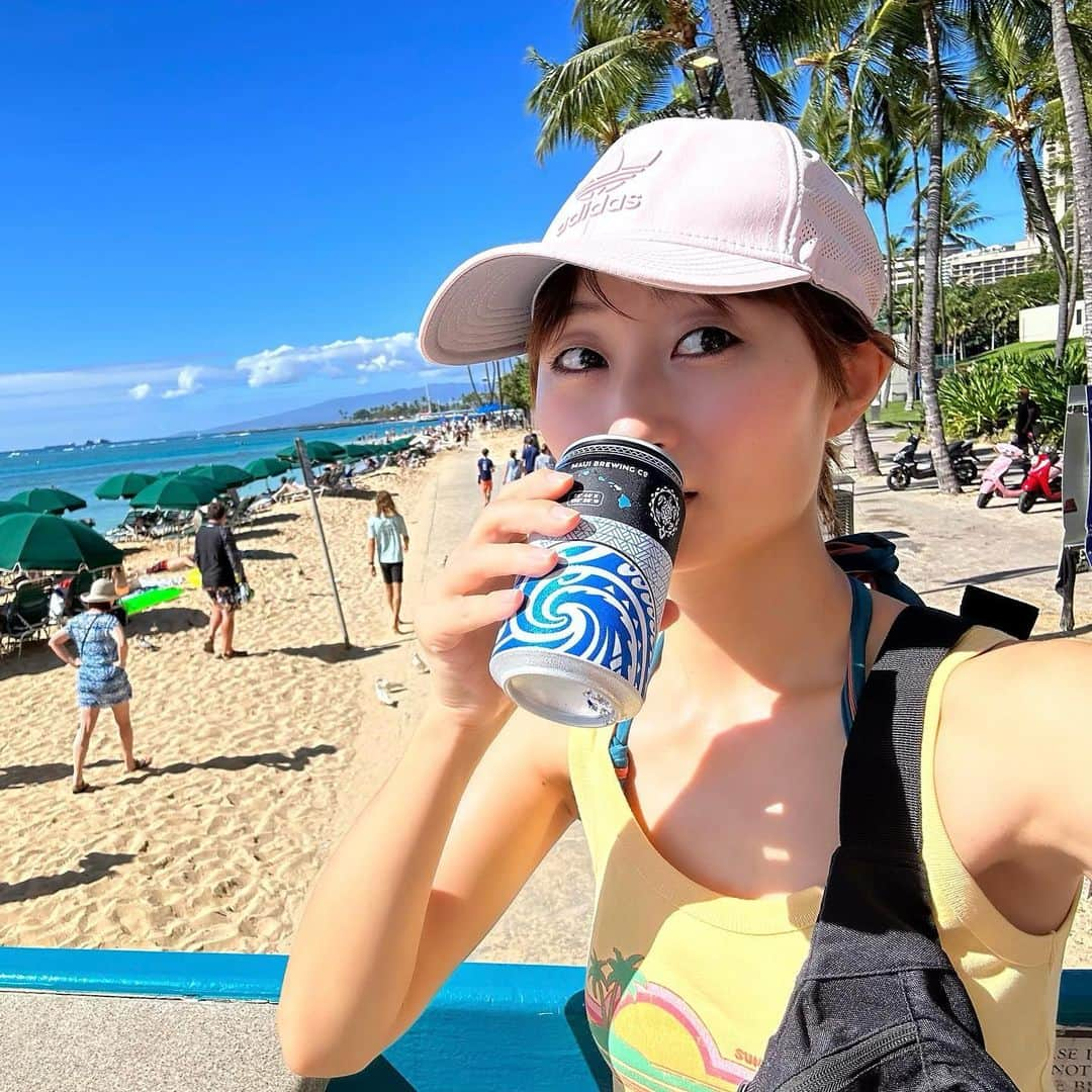 松村加南子さんのインスタグラム写真 - (松村加南子Instagram)「浜辺で飲むビール最高🍺  #ハワイ #hawaii  #ホノルル #honolulu」1月4日 20時16分 - matsumurakanako