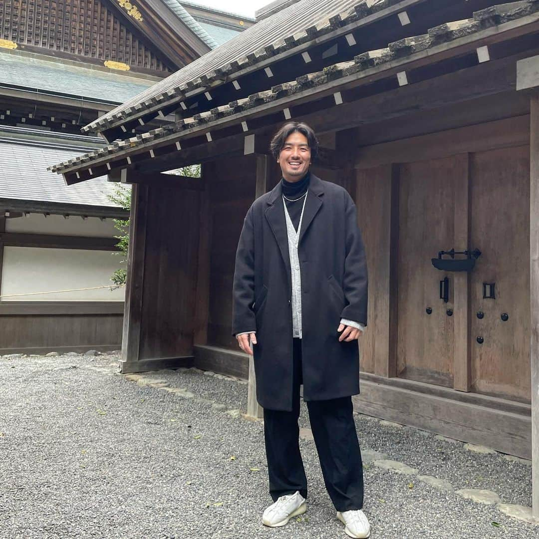 萩原章太のインスタグラム：「あけましておめでとうございます⛩ 2023年も笑顔いっぱいで過ごせますように🐰 今年もよろしくお願いします！！ #2023 #モデル　#フリーモデル」