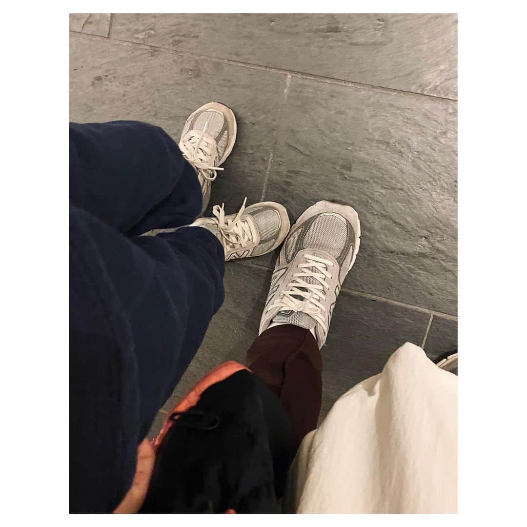 U-YEAH のインスタグラム：「「しゅーずがおそろいだから、しゃしんとっていんすたでもあげれば？」  と、言われたGYM帰り。」