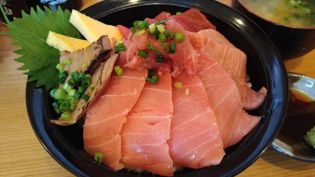 ちゅうえいさんのインスタグラム写真 - (ちゅうえいInstagram)「第6回うまンダム祭り開催！  1.焼きそばンダム（チング） 2.背肝ンダム（チング） 3.特選本鮪丼ダム（清水港みなみ） 4.穴子の刺身ンダム（福ちゃん2号店） 5.ローメンダム（末広亭） 6.フィレビーフのカツレツンダム（東洋亭） 7.カレーラーメンダム（麺屋すずらん） 8.あんかけスパンダム（チャオ） 9.柿の葉寿司ンダム（平宗） 10.焼きそばンダム（ちとせ）」1月4日 21時18分 - kinemachuu
