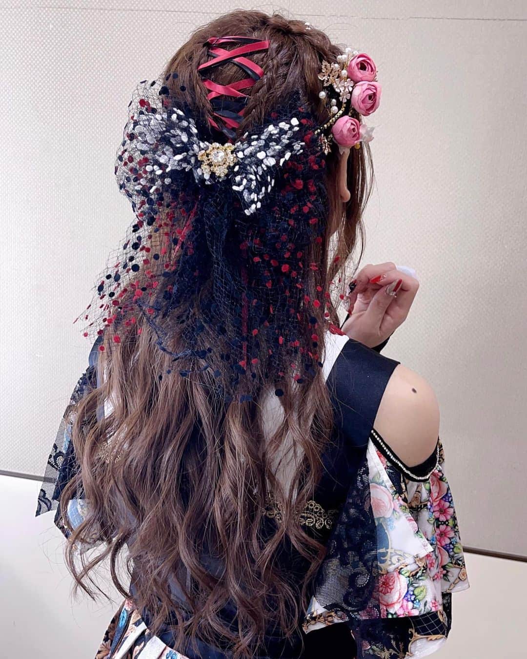 奏音69のインスタグラム：「とてもかわいいヘアメ。 顔面はもちろん加工です。  #ヘアアレンジ  #ヘアスタイル #ヘアメイク #レース編み」