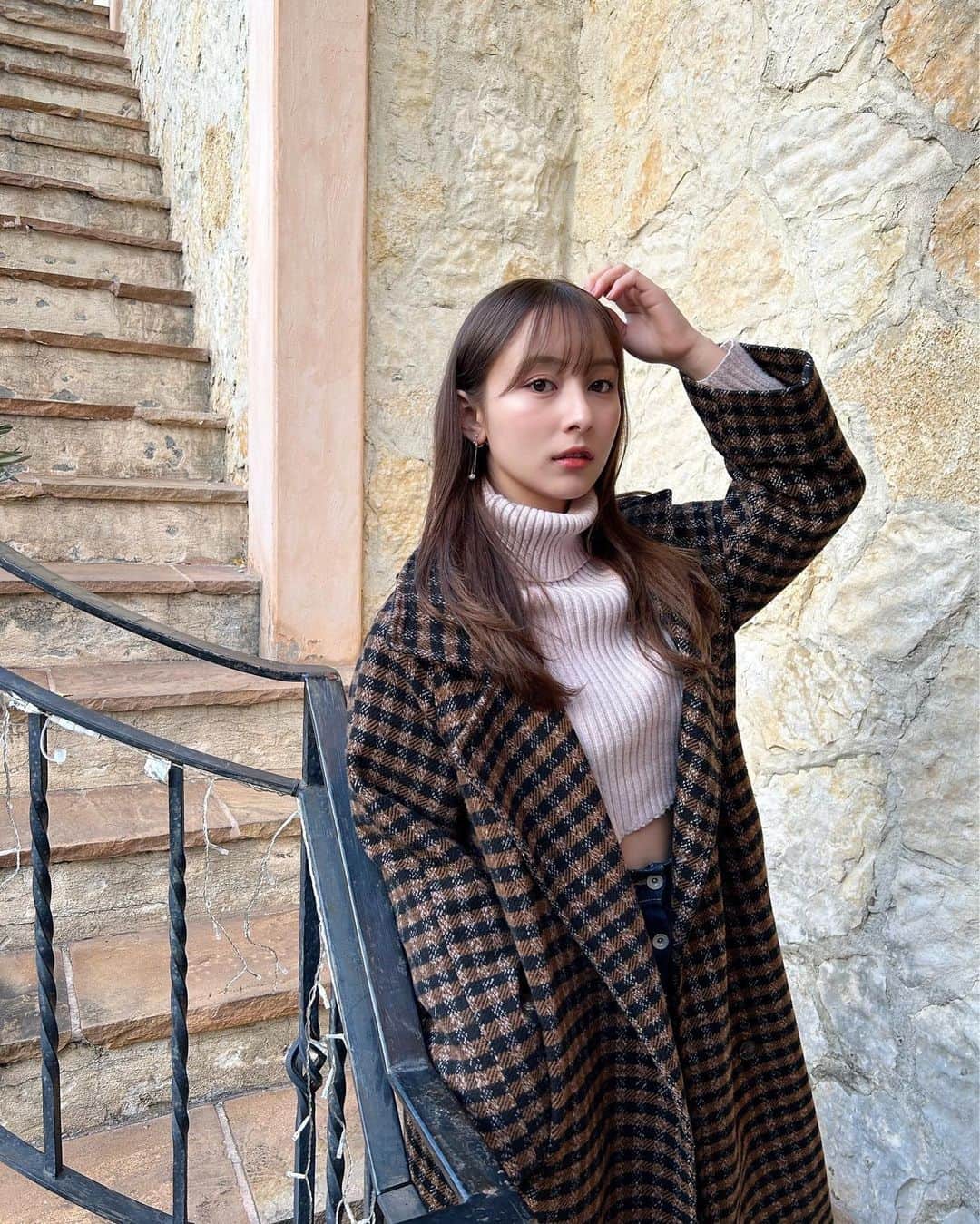 與儀ケイラのインスタグラム：「明日1月5日(木)22:00〜 インスタLIVEします🫡🎶  改めまして、ザ！世界仰天ニュース 「2023年も仰天しっぱなし！新春5時間SP」仰天チェンジ！ ご視聴頂きありがとうございました😊🎍✨  思っていなかったくらいの凄い大反響で、 2023年良いスタートでき とっても嬉しいです❣️🇧🇷  初めはこの出来事を、世に出そうか迷っていて、 出す時は、凄く勇気を出して思い切りました😂(笑)  でもそのお陰で、沢山の方から 暖かいメッセージを頂き 思い切ってよかったなぁ。と思い とても嬉しかったです🙇‍♀️❣️  今年も皆さん頑張りましょう☺️✨」