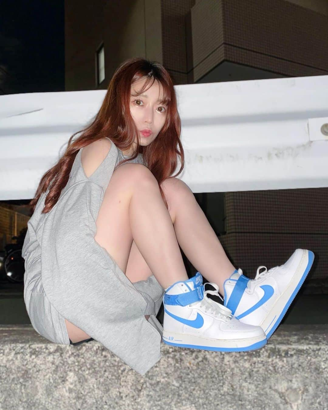 柏元萌華のインスタグラム：「2023🐰💙  新年明けてNIKEもはつおろし~！👟  去年は変化の一年だったので 身になる年にしていきたいな！✨  今年もよろしくお願いします😚」