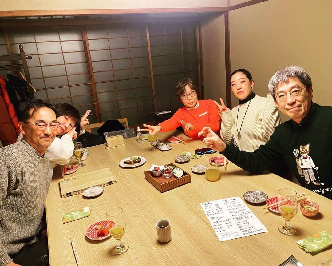 北村響さんのインスタグラム写真 - (北村響Instagram)「今年のお正月は 過去1番楽しかったなー☺️ 家族、親戚、お友達にも会えて 初ラウンドも良かったし滑り出し最高！ 今年こそは自分の目標達成できるように頑張ります☺️✌️ 今年も応援よろしくお願いします🤲 #滋賀 #京都#先斗町 #お正月 #思い出 #ゴルフ #初打ち #プロゴルファー」1月4日 23時27分 - k.bikistagram