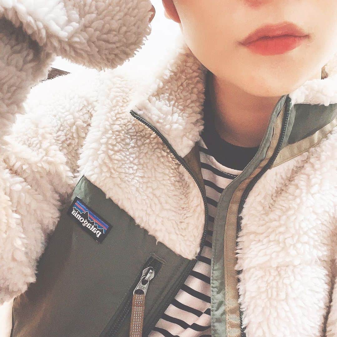 荒木未歩のインスタグラム：「寒い時はpatagonia様に尽きる🥹🥹  #patagonia #フリースジャケット #防寒  #冬コーデ #冬服 #fashion #fashionista  #팔로우 #소통 #맞팔 #셀카 #셀피 #셀스타그램 #얼스타그램 #camera #selfie」