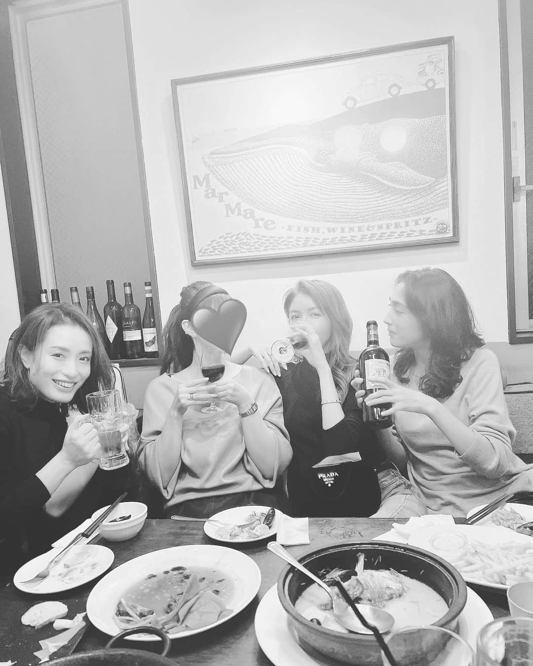 美香さんのインスタグラム写真 - (美香Instagram)「ひとみちゃんとサラと わたしの悪友と忘年会❤️ 面白い女友達がいるって最高😘」12月21日 15時07分 - mikaofficial99