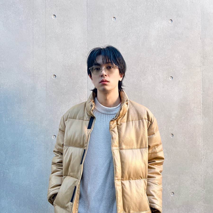 芹沢尚哉のインスタグラム：「おはよーう☀ 今日で1on1オンラインファンミーティングのチケット受付が締め切りですっ💌  各部応募可能になっているので是非是非遊びに来てもらえると嬉しいな🥰  詳細はストーリーズに載せておきますね✨  12月25日のクリスマスは一緒に素敵な時間を過ごそう💕」