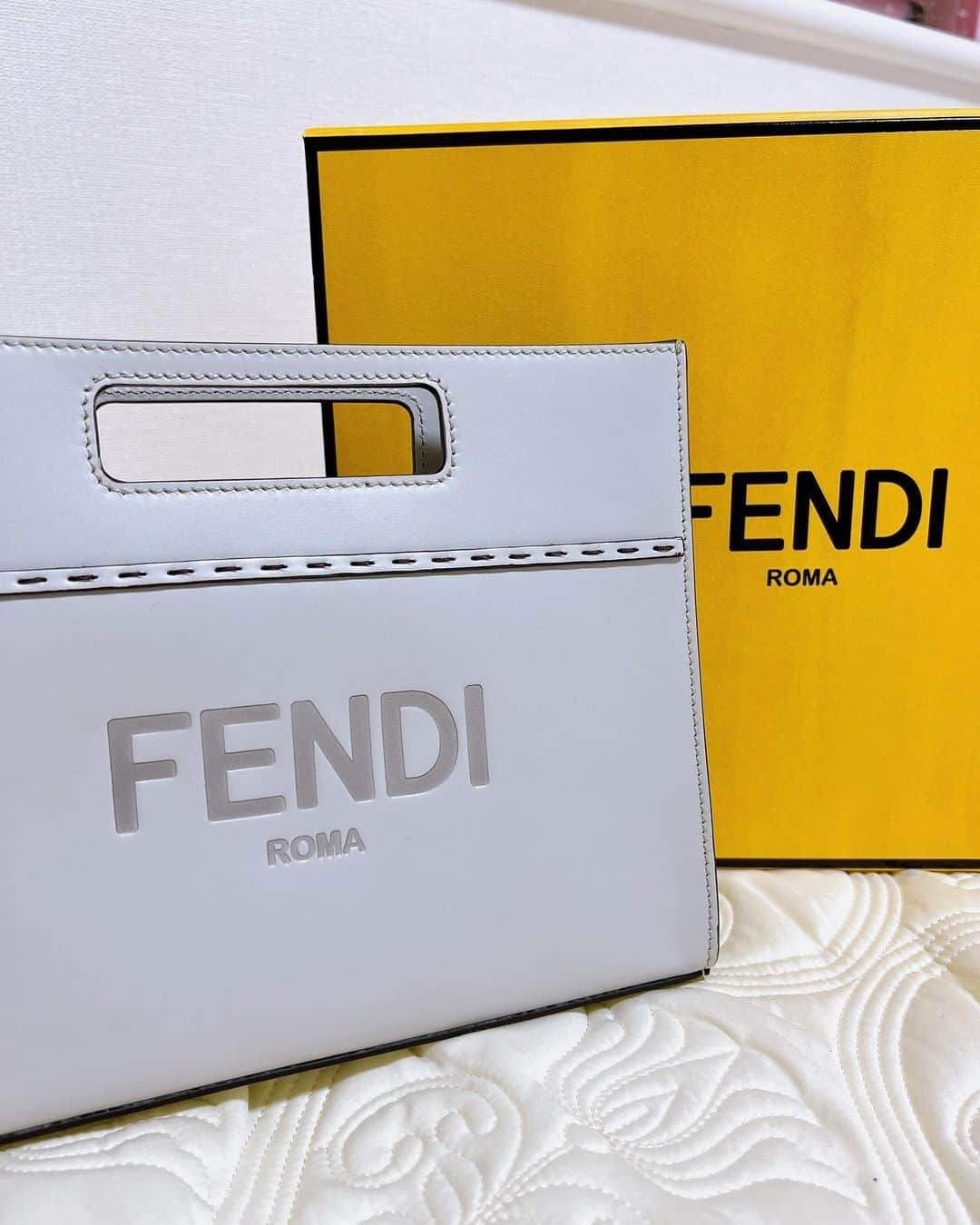 ゆかぴちゅさんのインスタグラム写真 - (ゆかぴちゅInstagram)「✩ 記録用…✍️💖  #fendi #フェンディ #fendibag #フェンディバッグ #クリスマスプレゼント #🎅 #🎄 #🎁 #ぴちゅすたぐらむ」12月21日 13時56分 - pichustagram_