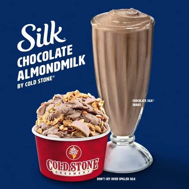 のインスタグラム：「Plant-based lovers rejoice! 😍🍦🌱 Try our plant-based, frozen chocolate dessert made with @Silk Almondmilk in our Creation™ or Shake today!  🍦Don’t Cry Over Spilled Silk® Creation™ Silk® Chocolate Almondmilk Frozen Dessert, Banana, Peanut Butter & Roasted Almonds  🥤Chocolate Silk® Shake Silk® Chocolate Almondmilk Frozen Dessert blended with Silk® Almondmilk.」