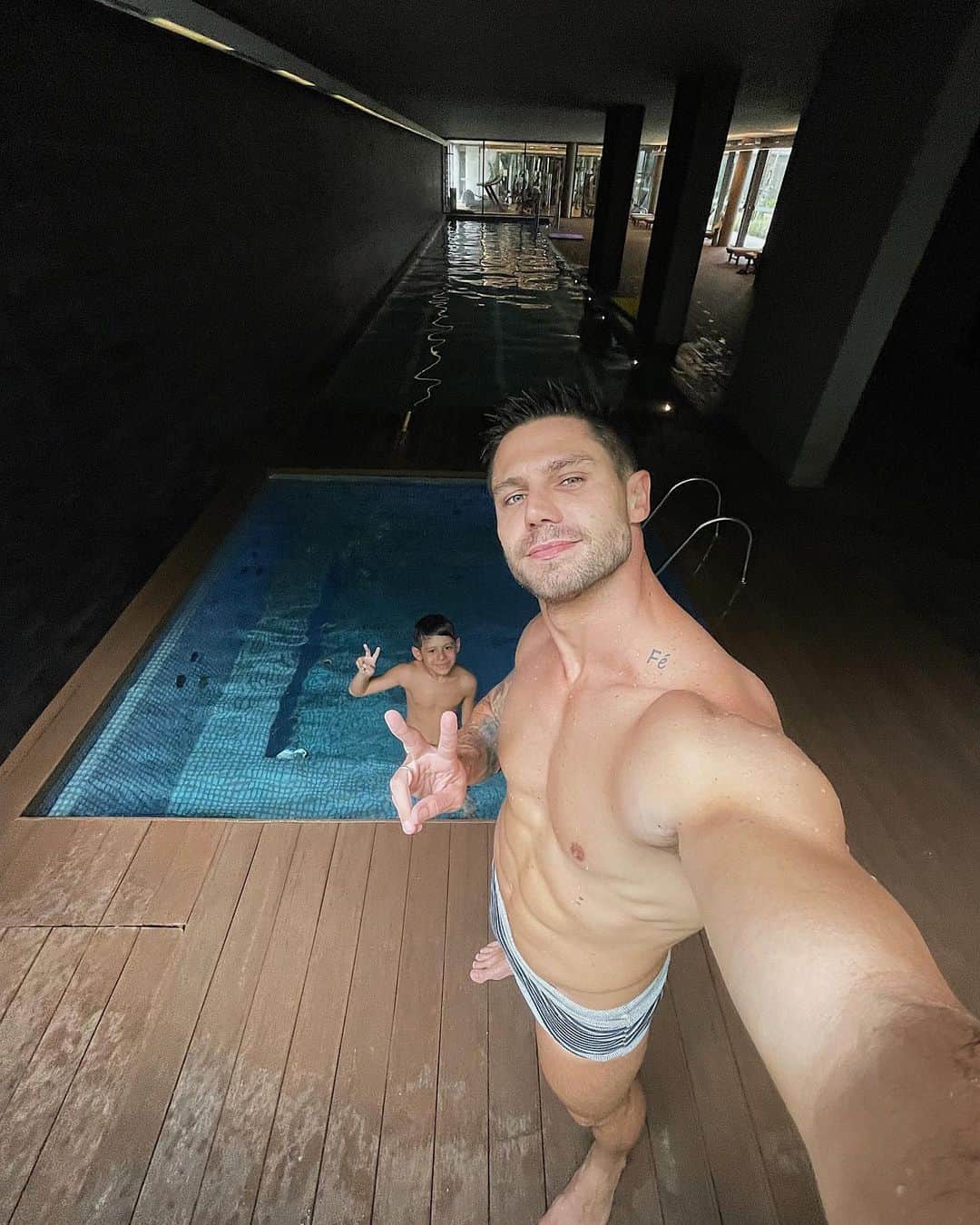 Jonas Sulzbachのインスタグラム：「Meu guri 🤍 te amo」