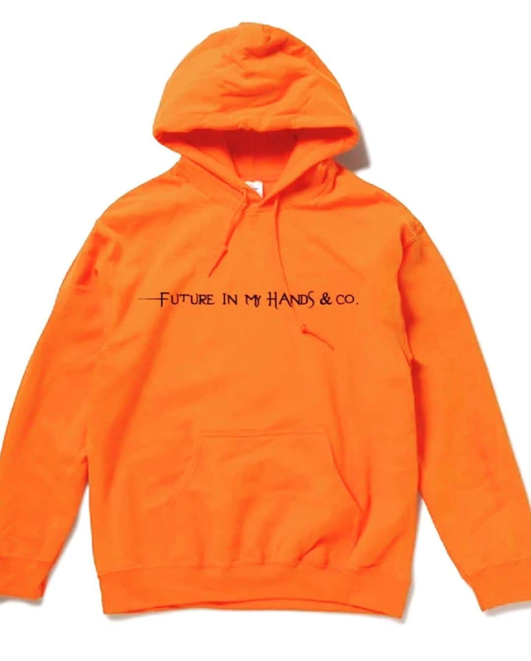 山崎裕太のインスタグラム：「。 。 『FUTURE IN MY HANDS』 PULL OVER HOODIE  orange×black  購入は↓ @cuorejapan  検索の所で『YUTA』と入力！  #山崎裕太  #ふぁっしょん」