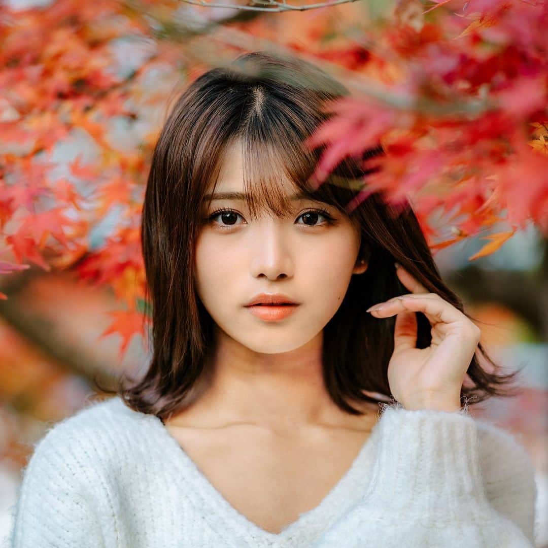山本ゆうかのインスタグラム：「クリスマス近いからか街中カップルだらけな気がする🥲  ハイブラの袋持ってる人も多くて、プレゼントしてもらったんかと思うと羨ましくて 普段は何も思わないけど、こういう時に独り身であることが辛くなるwww」