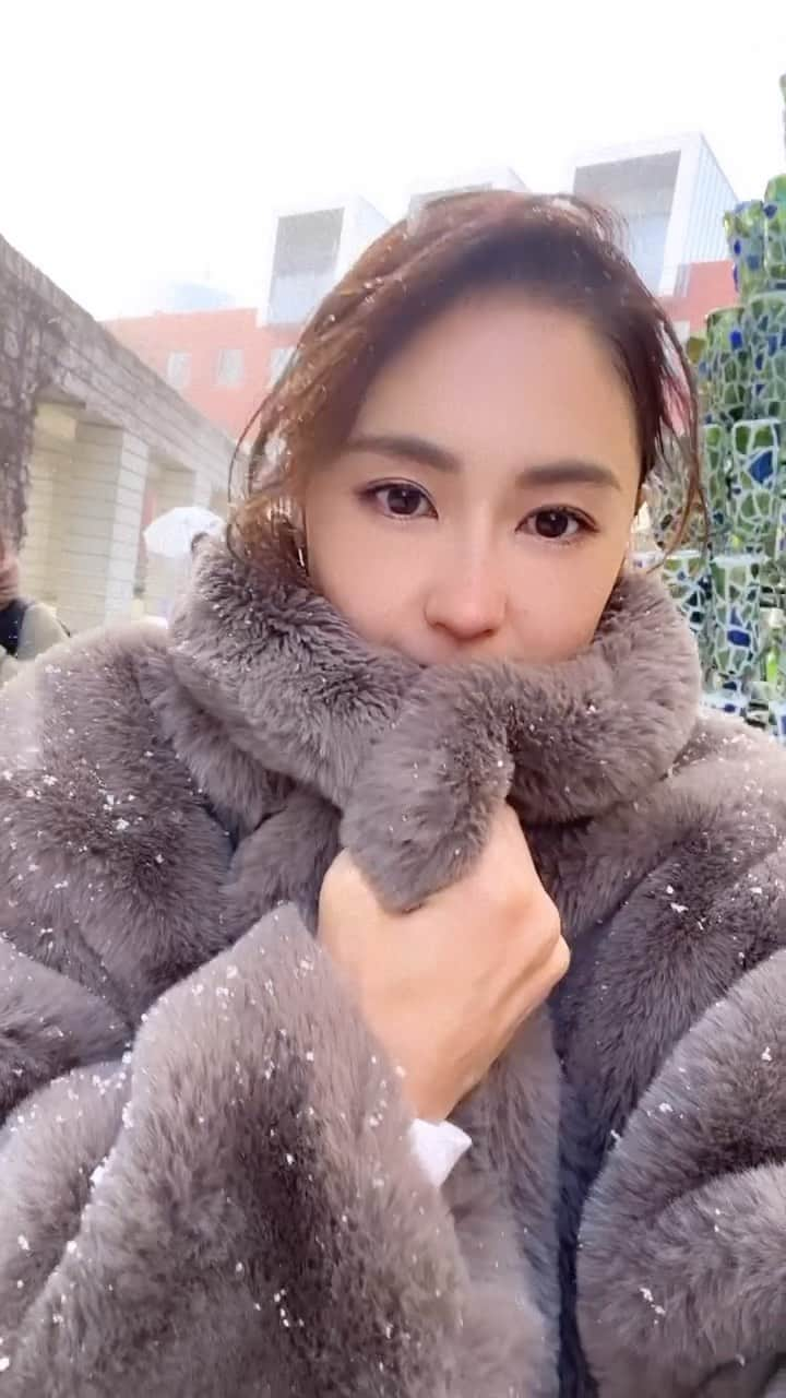 荒井奈緒美のインスタグラム：「#SNOW ☃️🤍  #初雪」