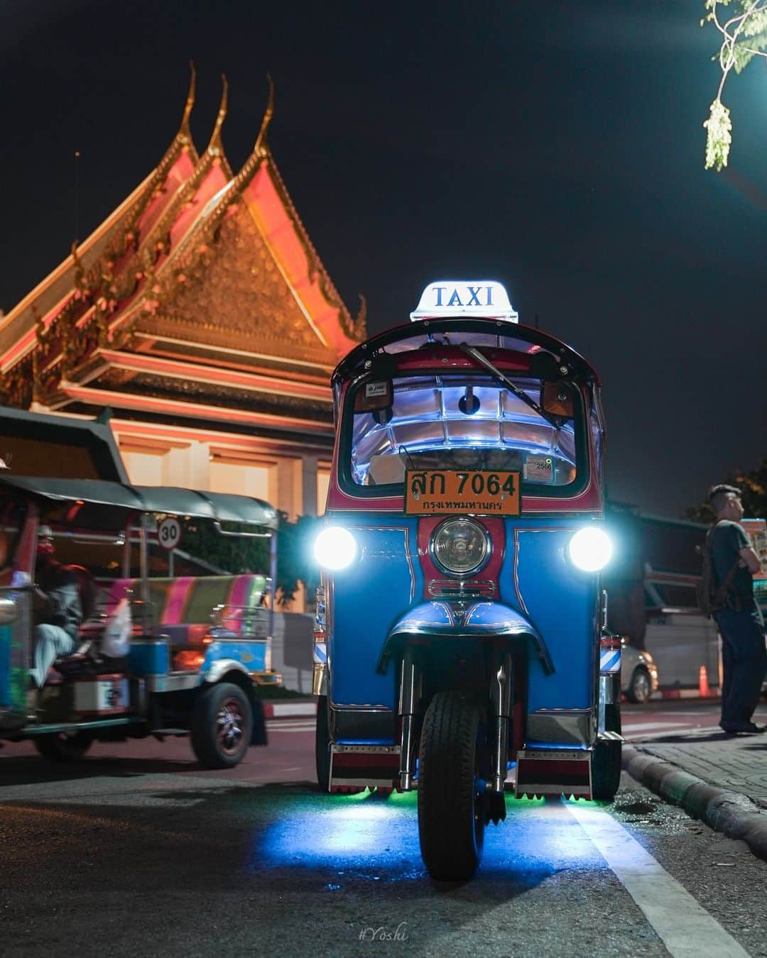 でいぜろバンコクさんのインスタグラム写真 - (でいぜろバンコクInstagram)「Around the Royal Palace in Thailand 👑🌇✨   🚃1 min walk from MRT Sanam Chai station   🔖Save this reel for your next travel and follow @dayzerobangkok for daily Thailand contents🇹🇭🐘✨  ..  ..  ..  #bangkokstreet #thailandphotographer #bangkokcityvibes #beautiful_bangkok #bangkokspirit #streetphotographybangkok #bangkokstreets #thailandstreetphotography #streetbangkok #bangkokstreets #streetphotographythailand #bangkokexplore #thailandstreet  #bangkokview #bangkokstreetphotography」12月21日 20時03分 - dayzerobangkok