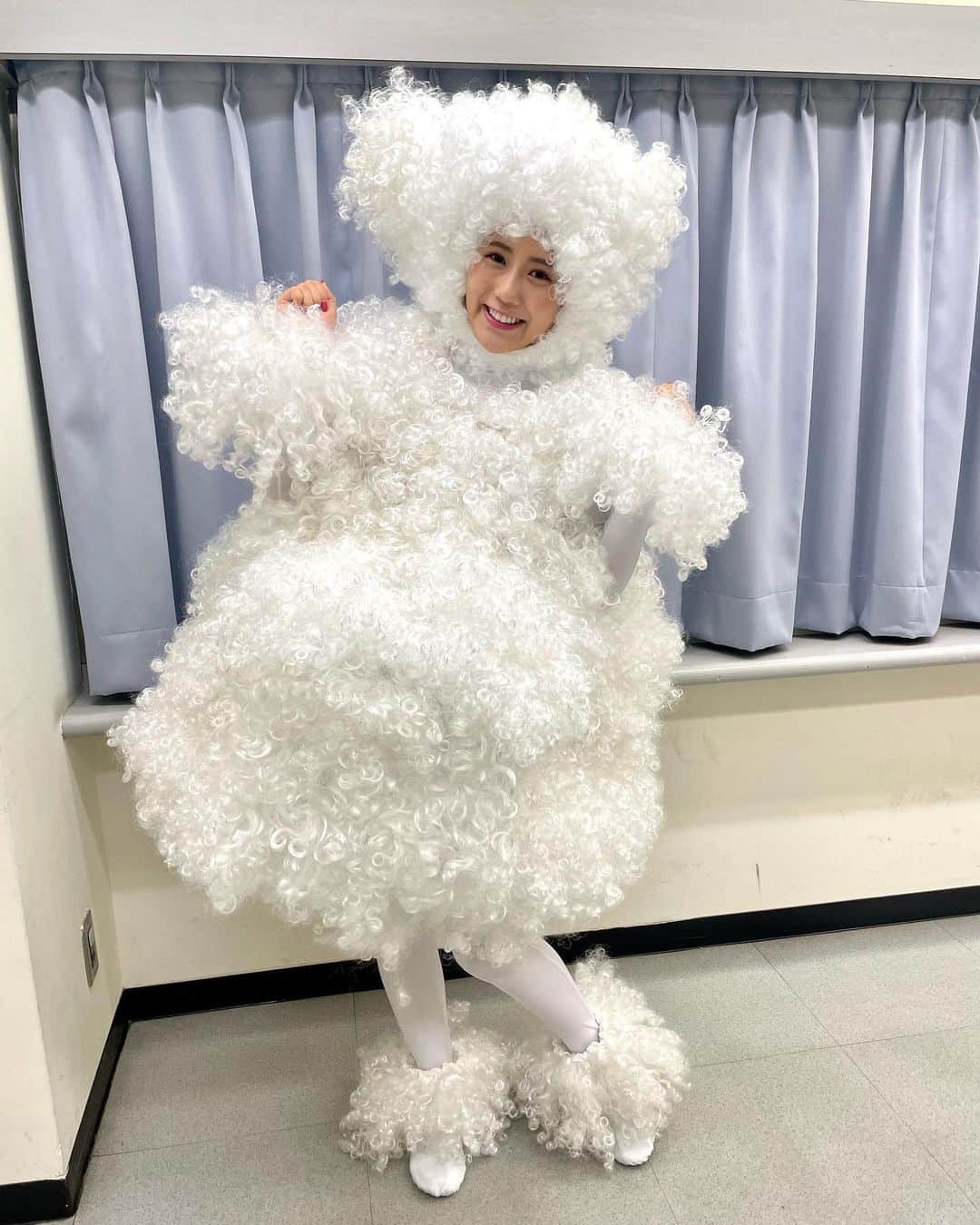 西野未姫のインスタグラム：「人生初のおなら役をしました👼🏻💭  #nhk  #ヴィランの言い分  #おなら役ですと聞いた時は正直びっくりしました #でもモコモコで可愛い #おならの妖精でした」
