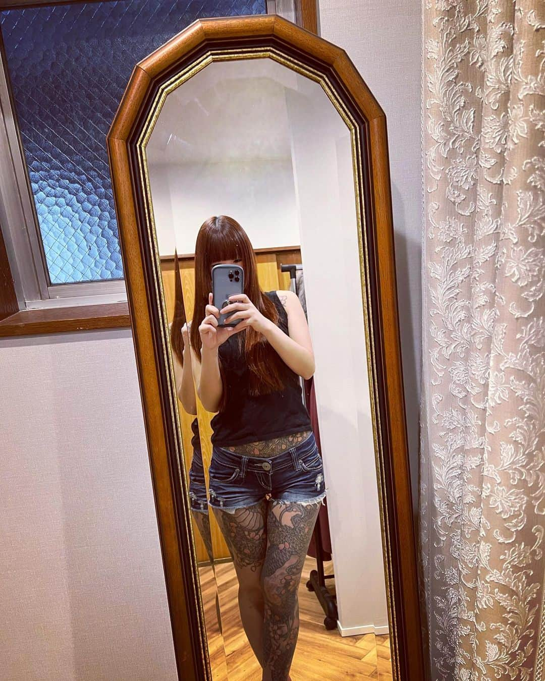 松田ゆう姫さんのインスタグラム写真 - (松田ゆう姫Instagram)「タバコ組で寒い中連れタバコ吸いに行ったり、暖をとりながら和気あいあいとした撮影現場で楽しかったな🚬  #東京 #撮影 #撮影依頼受付中 #被写体 #モデル #日本橋 #古民家 #タトゥー #游姫 #オフショット #tokyo #nihonbashi #oldhouse #tattoo #tattooart #arttattoo #japanesegirl #japanesetattoo #tattoomodel #tattoogirl #offshot」12月21日 20時31分 - yu________k1