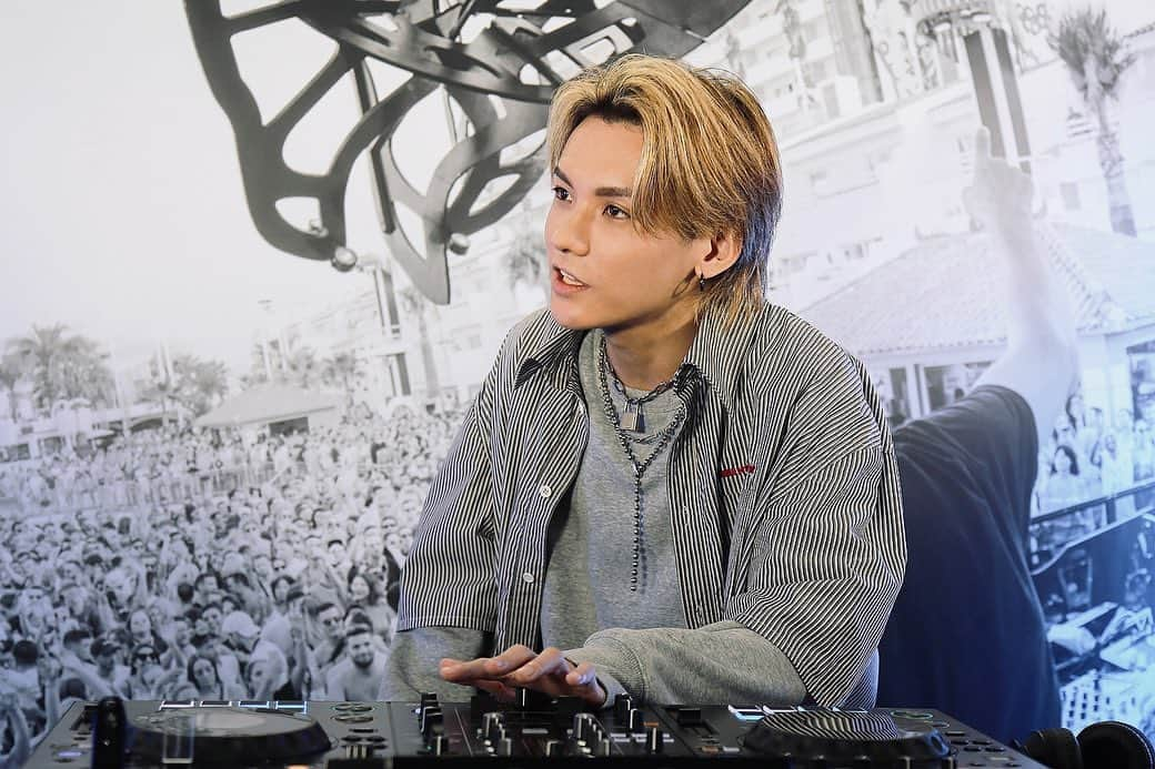 KSUKEさんのインスタグラム写真 - (KSUKEInstagram)「Brand new DJ performance video and interview with #PioneerDJ just dropped on #YouTube!!🔥  「XDJ-RX3」を使用したプレイ動画がPioneer DJ Japan公式YouTubeチャンネルにて公開されました！  @pioneerdjjpn 公式HPにはインタビュー記事も公開されてます！」12月21日 20時44分 - ksuke_jpn