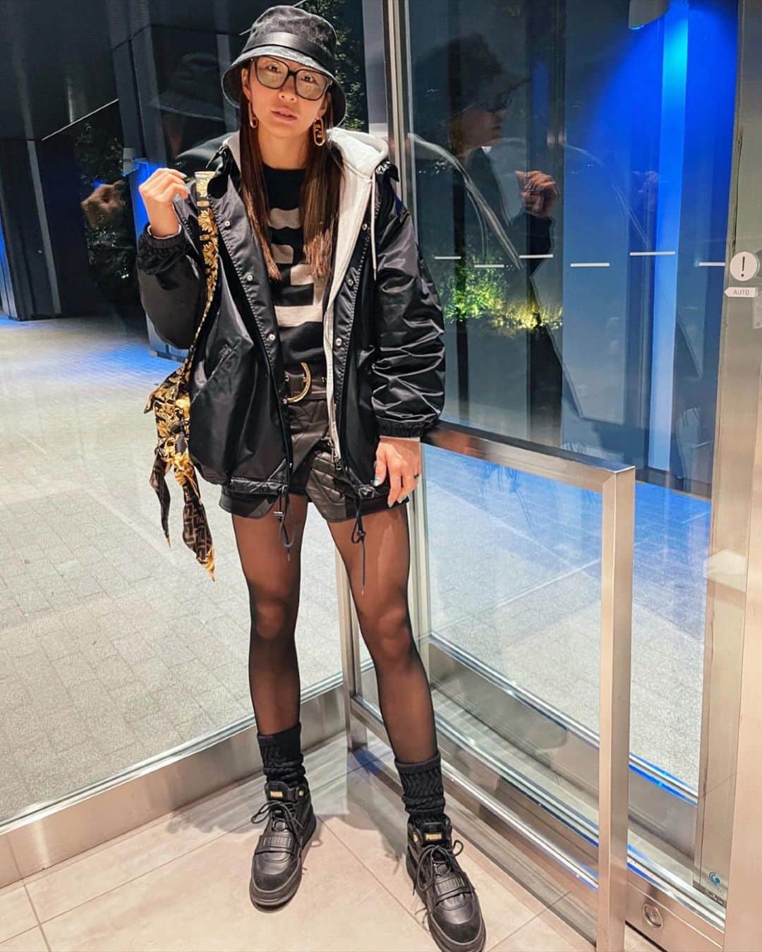 Aya（小山内あや）のインスタグラム：「あんまり履かないミニスカさん🫢❤️」