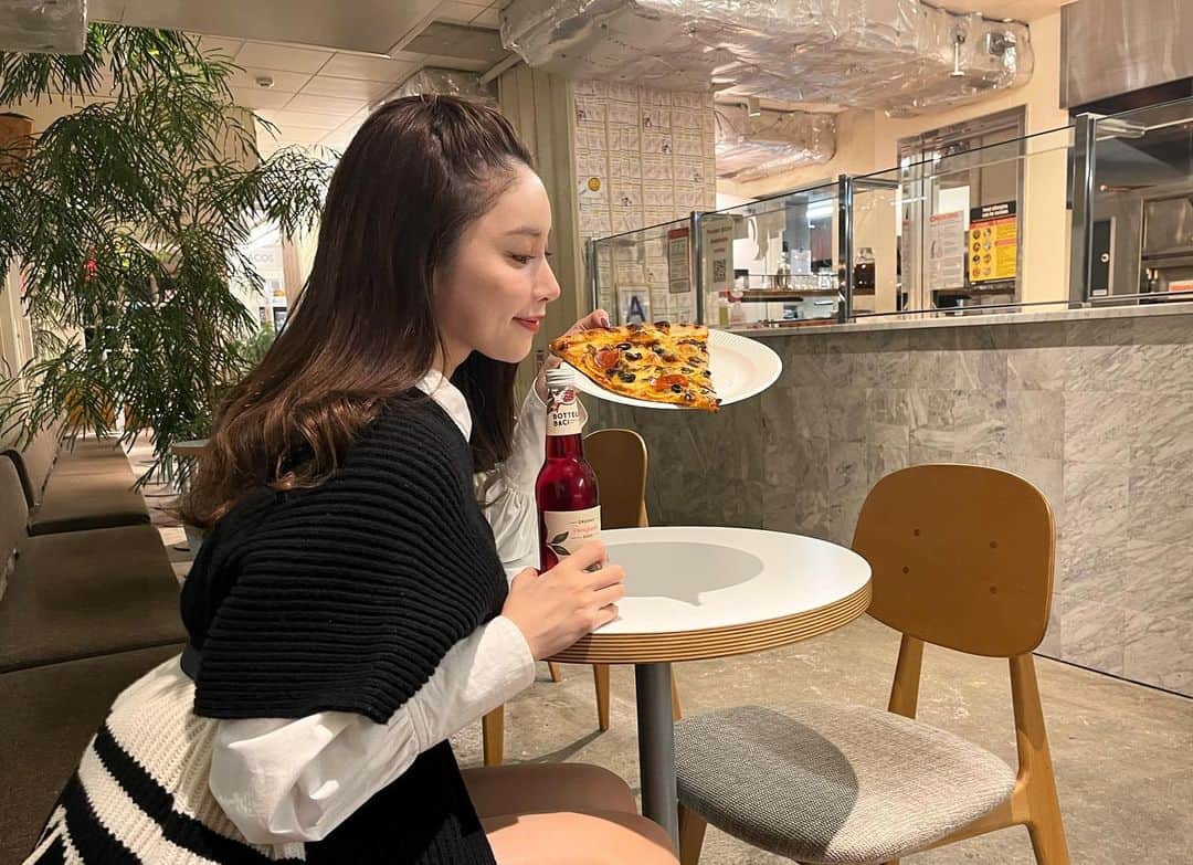 のインスタグラム：「🍕❤️‍🔥」