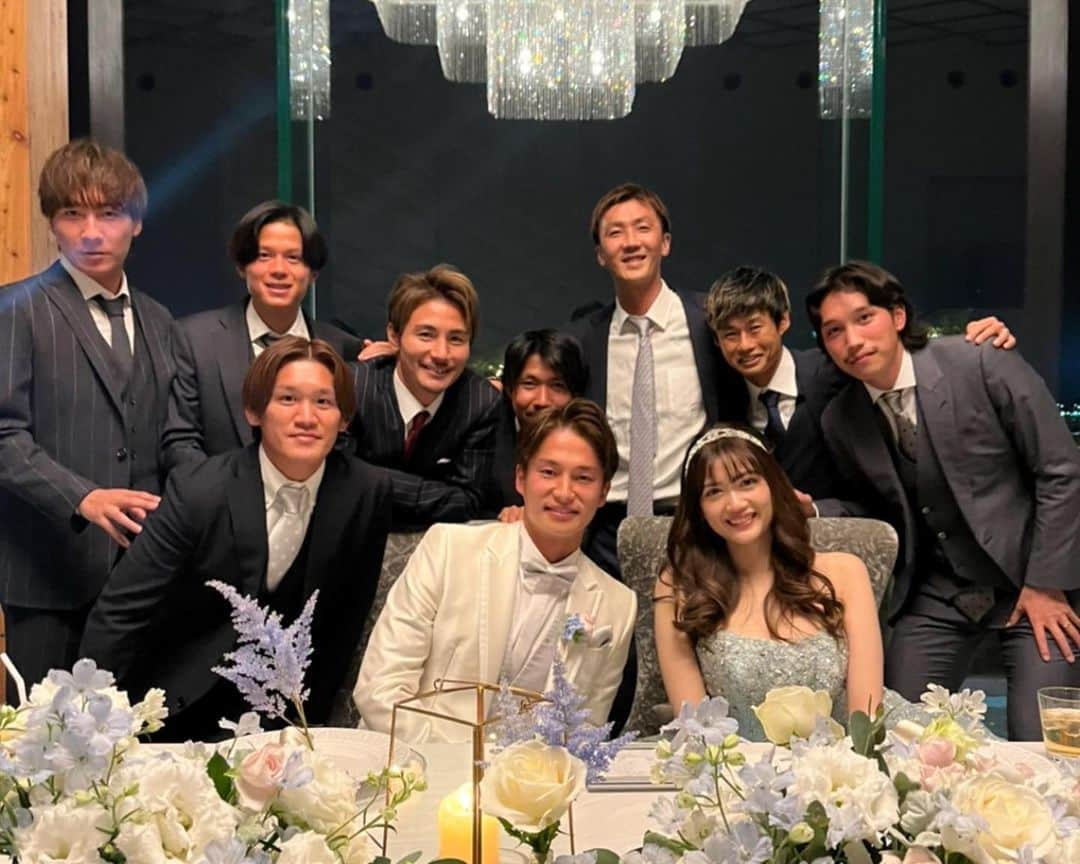 井出遥也さんのインスタグラム写真 - (井出遥也Instagram)「結婚式🤵‍♂️👰‍♀️  2022.12.18」12月21日 22時06分 - haruya_ide11