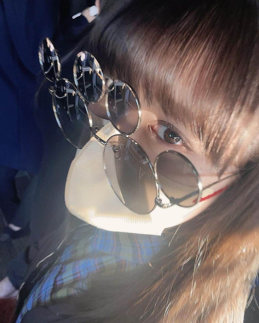 竹内彩姫のインスタグラム：「ちらっ  #Disney #ディズニーコーデ」