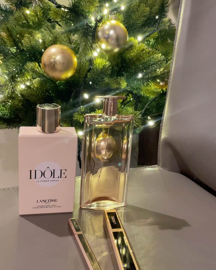 愛甲千笑美のインスタグラム：「_ LANCÔMEから 「イドル」シリーズが日本に初上陸🧸  ♡オー ドゥ パルファン ♡アイライナー ♡マスカラ ♡ボディクリーム が2023年1月1日から発売されます☀️  なんだか自信が湧いてくる香り🥺 インテリアとしてもかわいい~ アイライナーとマスカラは時間が経っても 落ちないウォータープルーフタイプ🌙  “自分を信じ、自分を超え、自分を見つける” というランコムの考え方がすきです  #ランコム　#イドル　#ランコムGIFT」