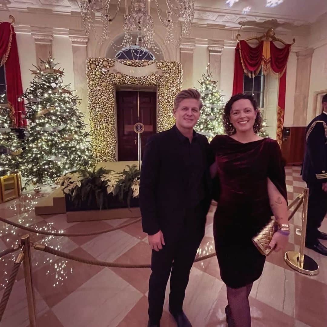 マイケル・グラント・テリーさんのインスタグラム写真 - (マイケル・グラント・テリーInstagram)「A little White House with my ❤️ @utah_gimmetwo #holidayparty @whitehouse」12月22日 10時33分 - themgt