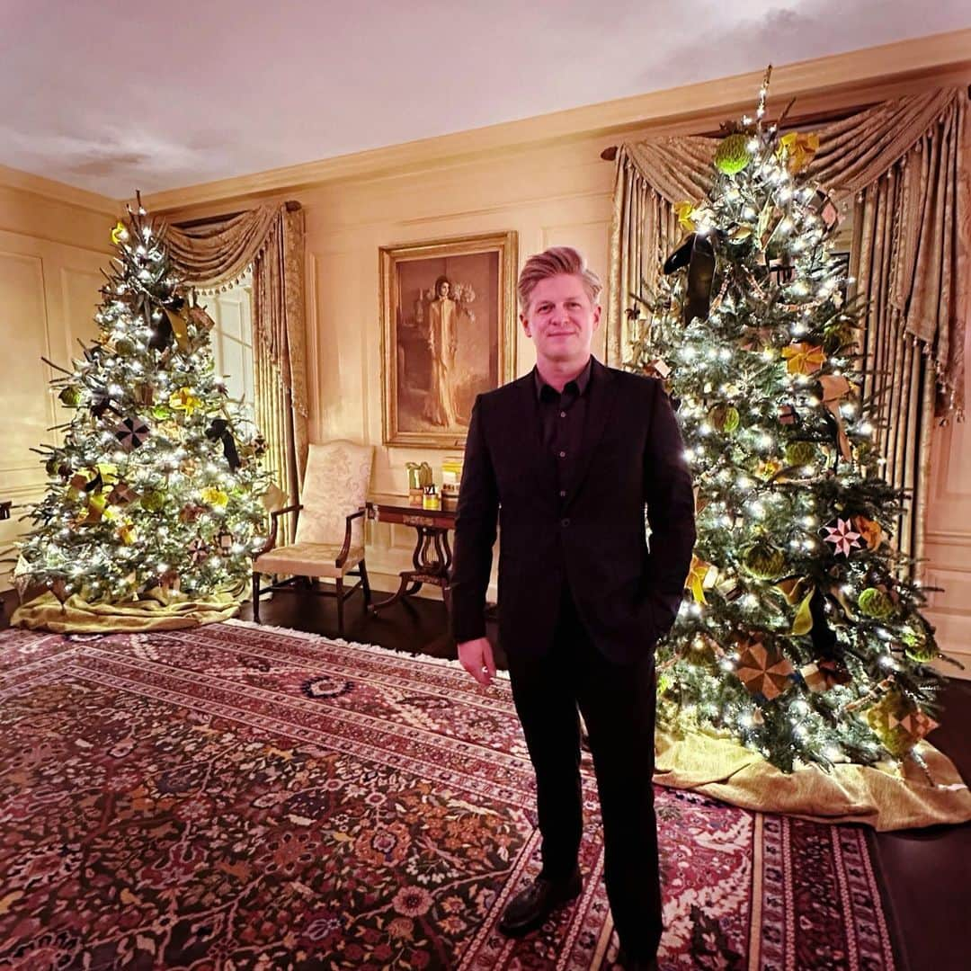 マイケル・グラント・テリーさんのインスタグラム写真 - (マイケル・グラント・テリーInstagram)「A little White House with my ❤️ @utah_gimmetwo #holidayparty @whitehouse」12月22日 10時33分 - themgt