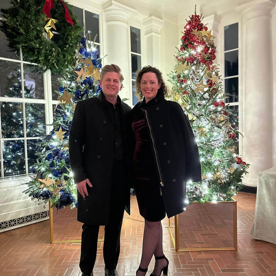 マイケル・グラント・テリーさんのインスタグラム写真 - (マイケル・グラント・テリーInstagram)「A little White House with my ❤️ @utah_gimmetwo #holidayparty @whitehouse」12月22日 10時33分 - themgt