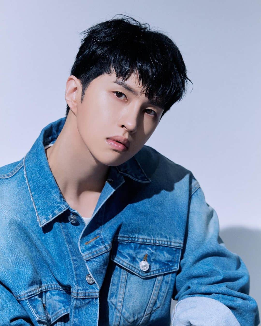 ケンのインスタグラム：「2022. 12. 22. Thu.  profile💛  #Ken #StarLightBabys #actor #profile #💛」