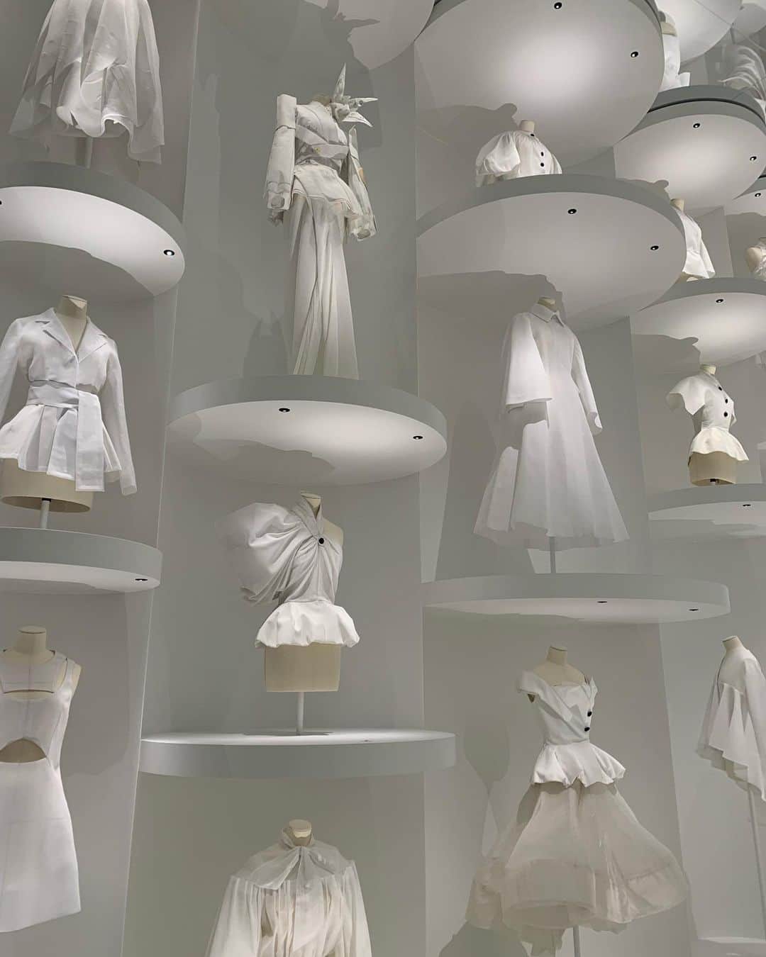 りかこのインスタグラム：「Dior展」