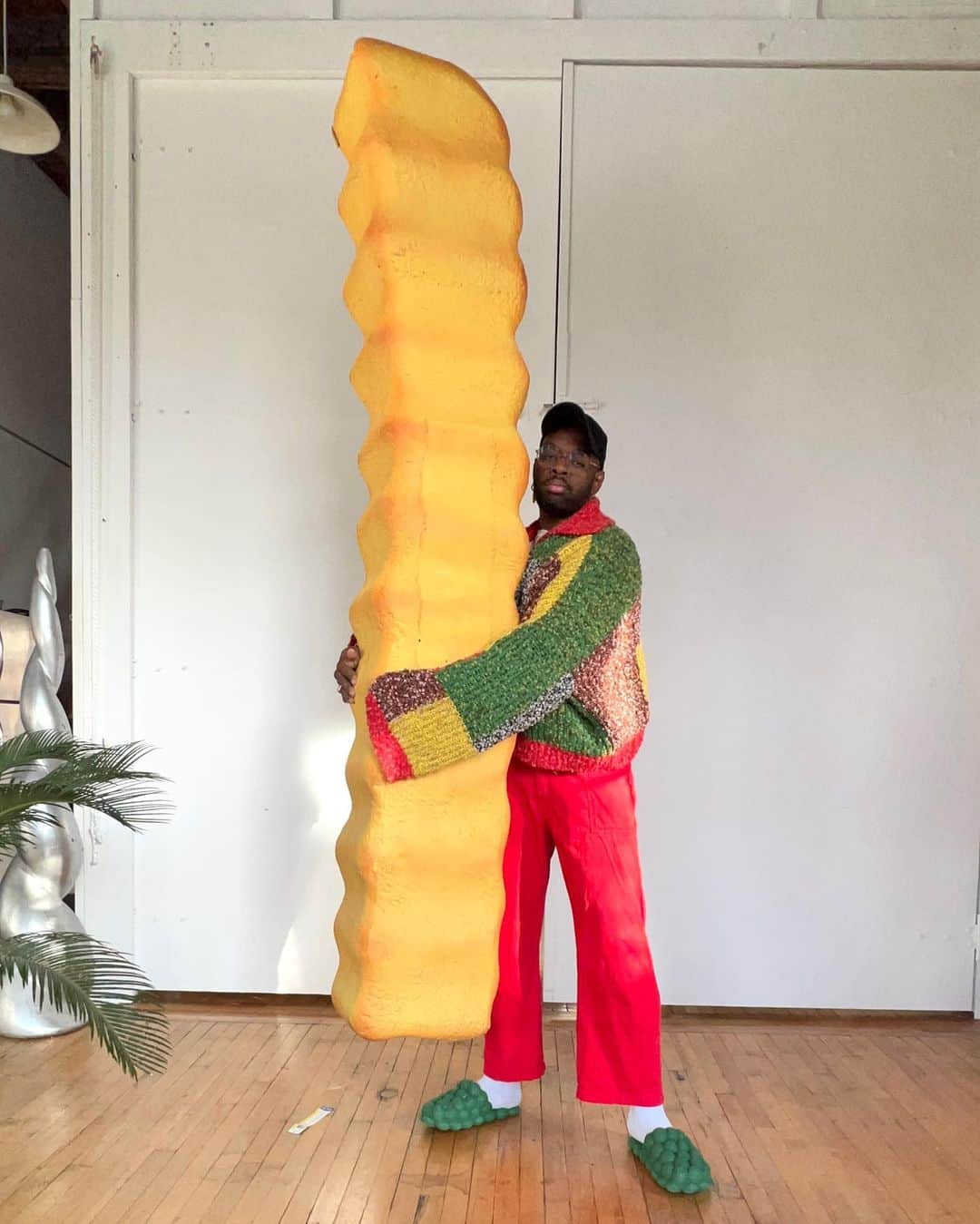Paul Octaviousのインスタグラム：「Dear @burgerking,  In 2013 you hired me to be a part of your “Satisfries” aka diet French fries Campaign. You had me find a giant fiber glass French fry  in Chicago and take photos with it. I kept the fry in storage for 9 years… now it sits in my studio and I can marvel at its greatness and reminded  of the time the American wasnt ready for your Diet Fry.  I’m ready for round two of working together.  -paul」